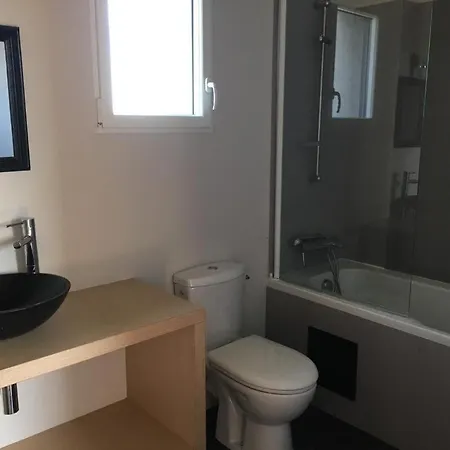 Beautiful With Pool And Stunning Sea View *